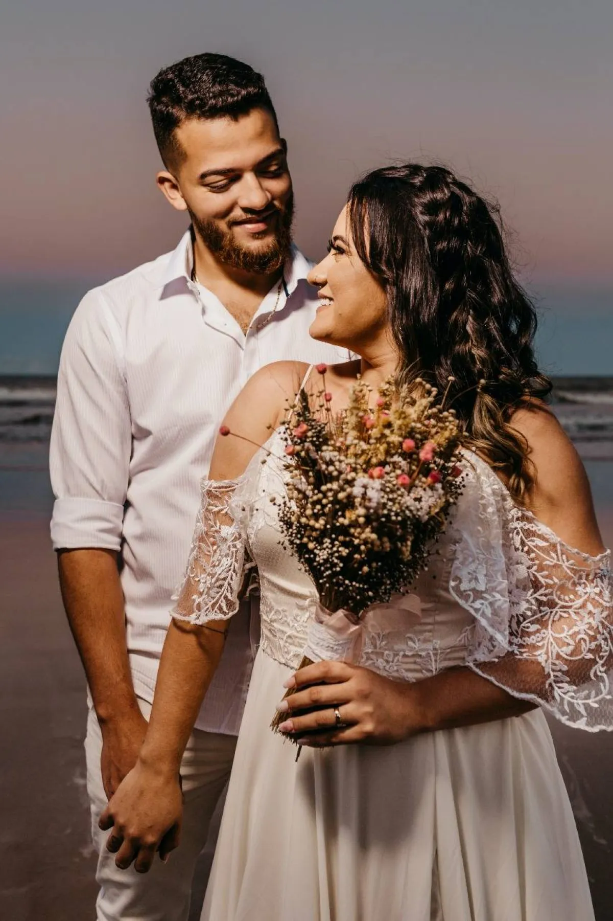 كيف تسعدين خطيبك؟