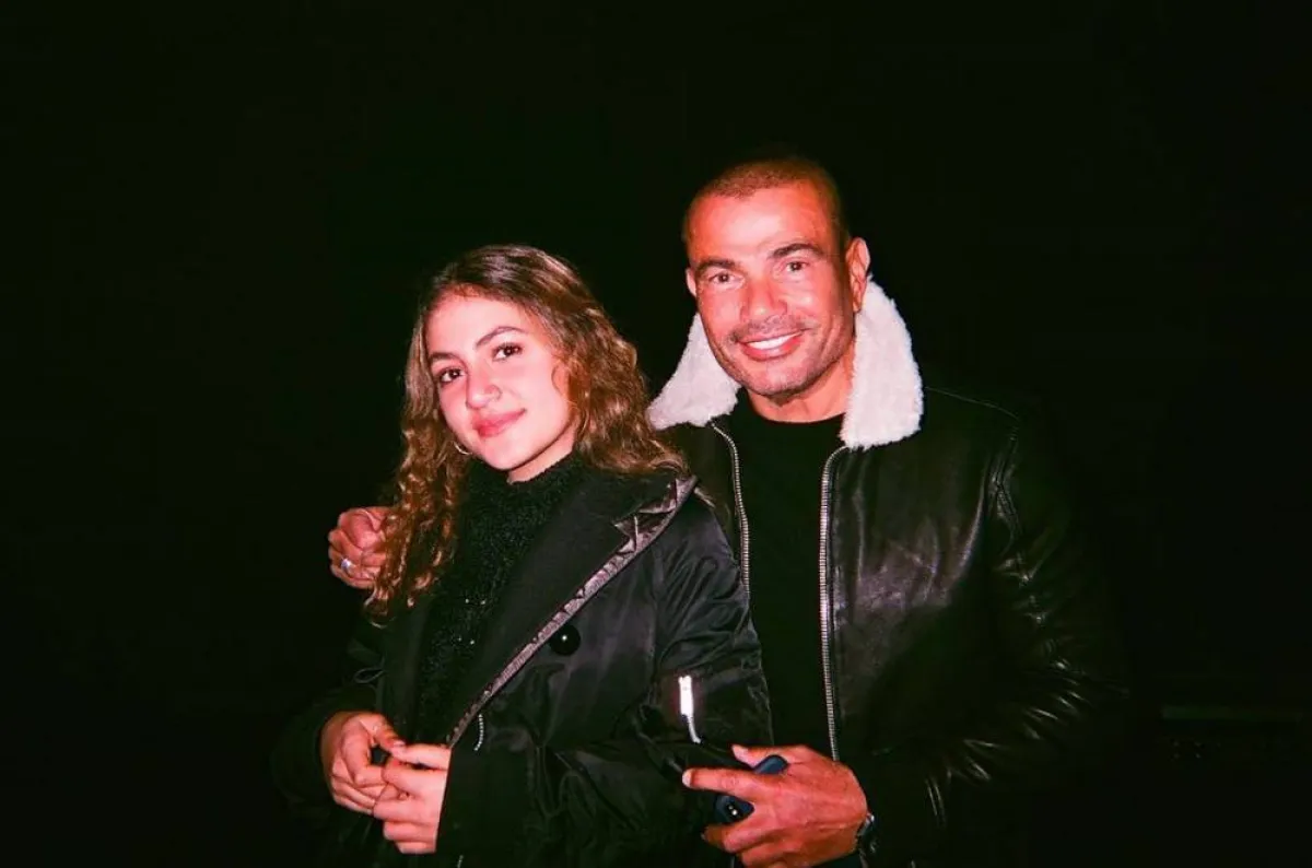 كنزي برفقة والدها عمرو دياب - الصورة من حسابها على انستغرام