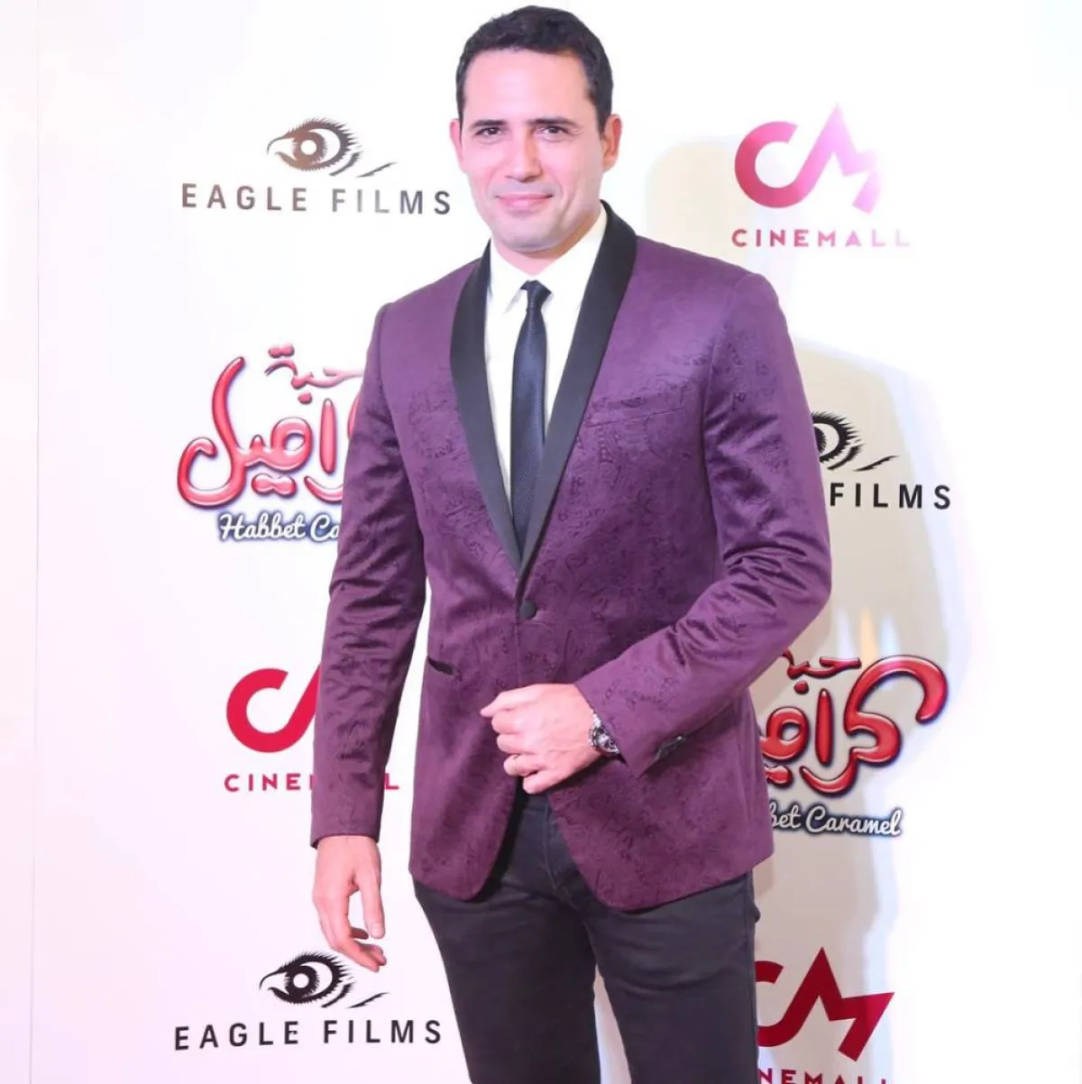 ظافر العابدين ببدلة مخملية 