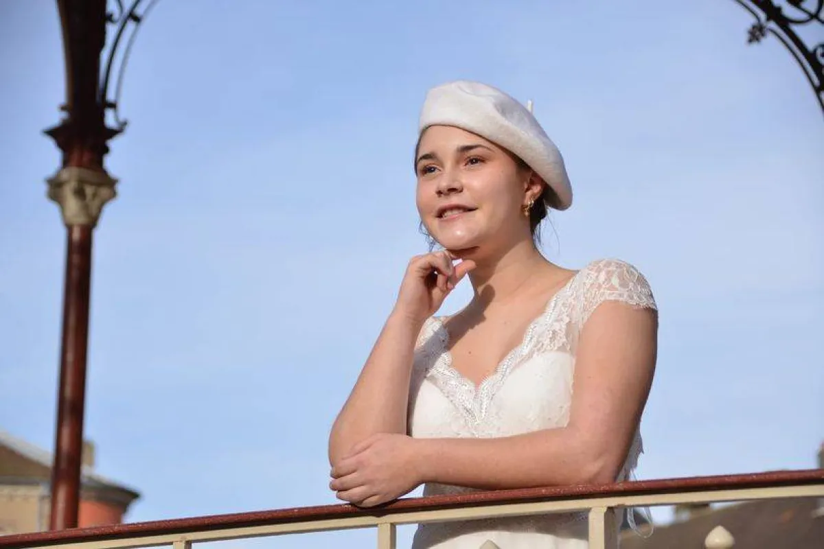 أوديسيه 14 عاما  الاصغر سنا في فرنسا في الناجحين في الثانة العامة في فرنسا  الصورة من حسابها على الفيسبوك