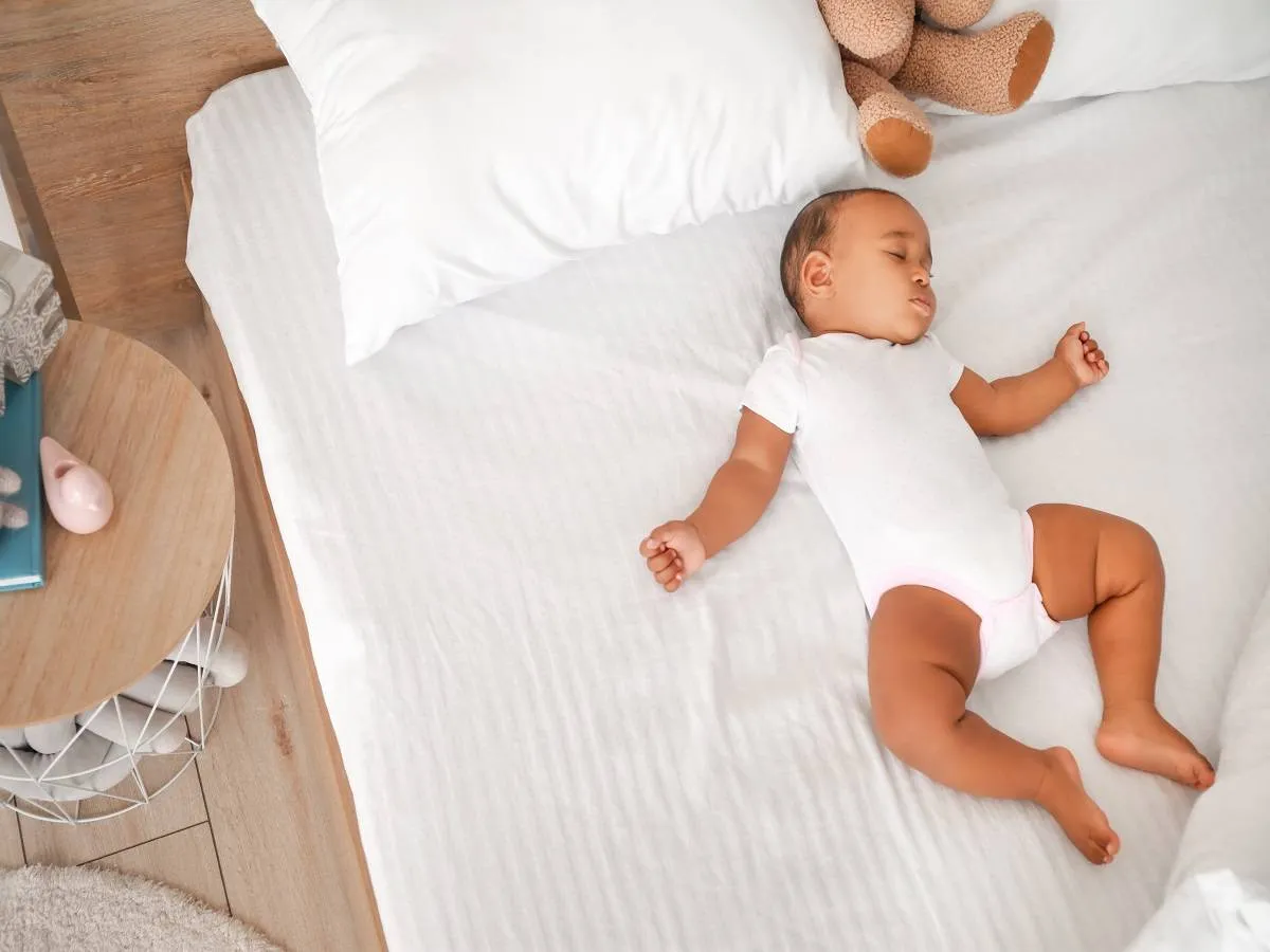 صورة لطفل صغير نائم