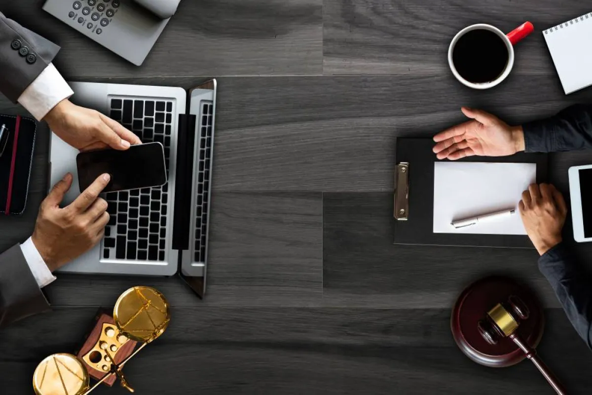 ضعف ثقة الفرد بكفاءة النظام الإداري