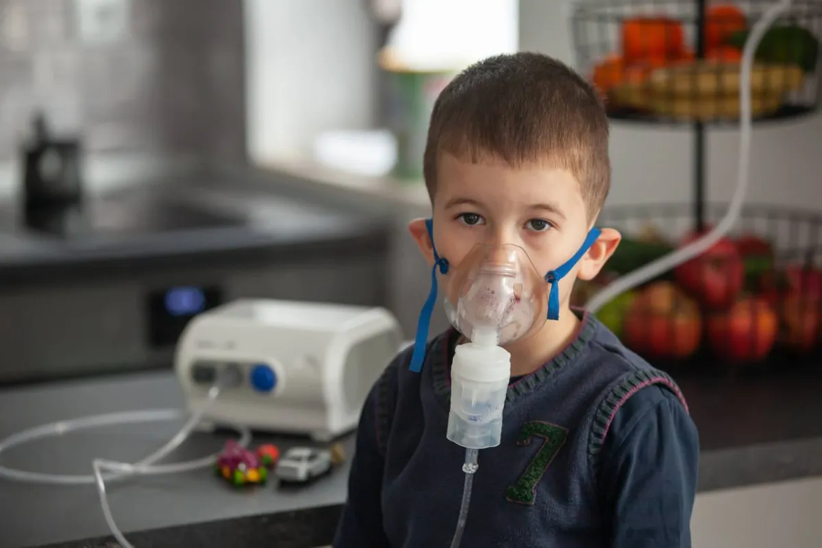 صورة لطفل مصاب بضيق التنفس