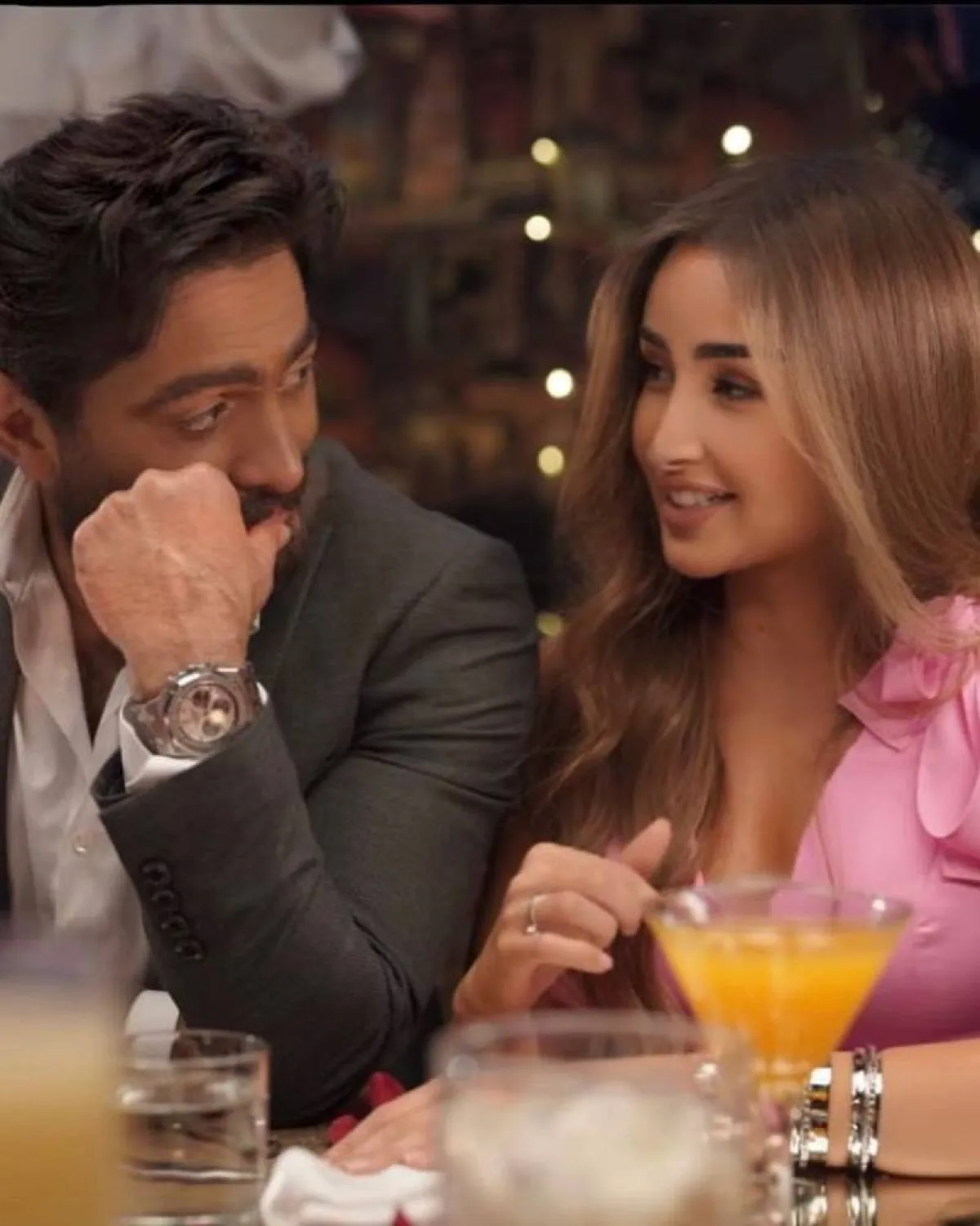 هنا الزاهد وتامر حسني في مشهد من فيلم بحبك - الصورة من حسابها على إنستغرام