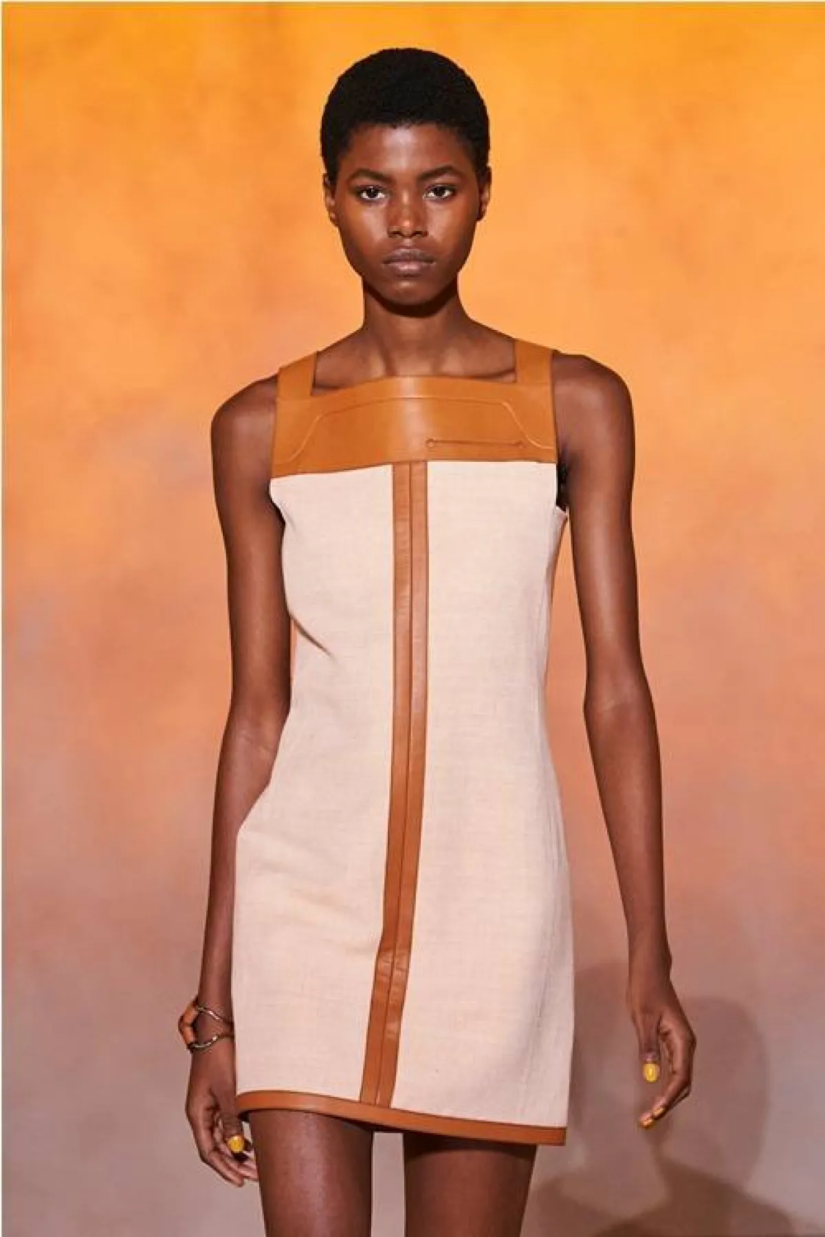 فستان من دون أكمام من هيرمس  Hermes