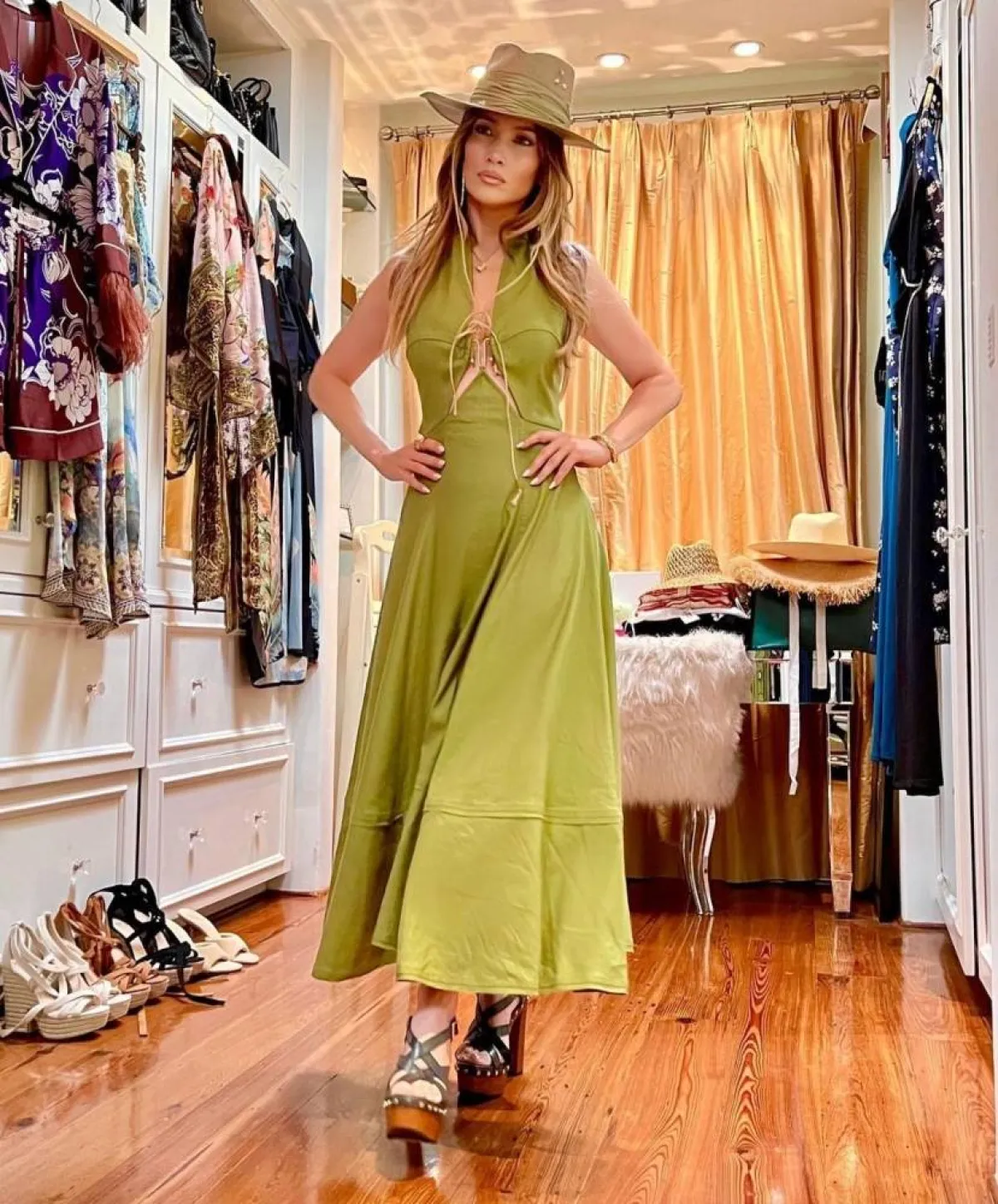 إطلالات جنيفير لوبيز 