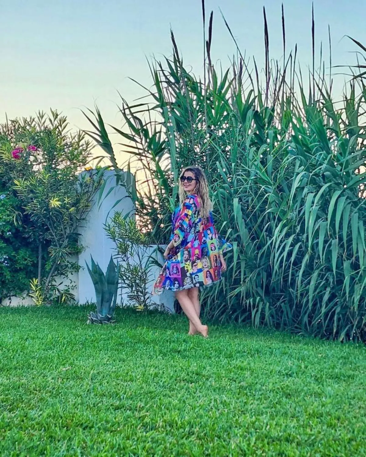 عائشة بن أحمد تقضي عطلتها الصيفية على شواطئ تونس - صورة من صفحتها الرسمية على انستغرام 