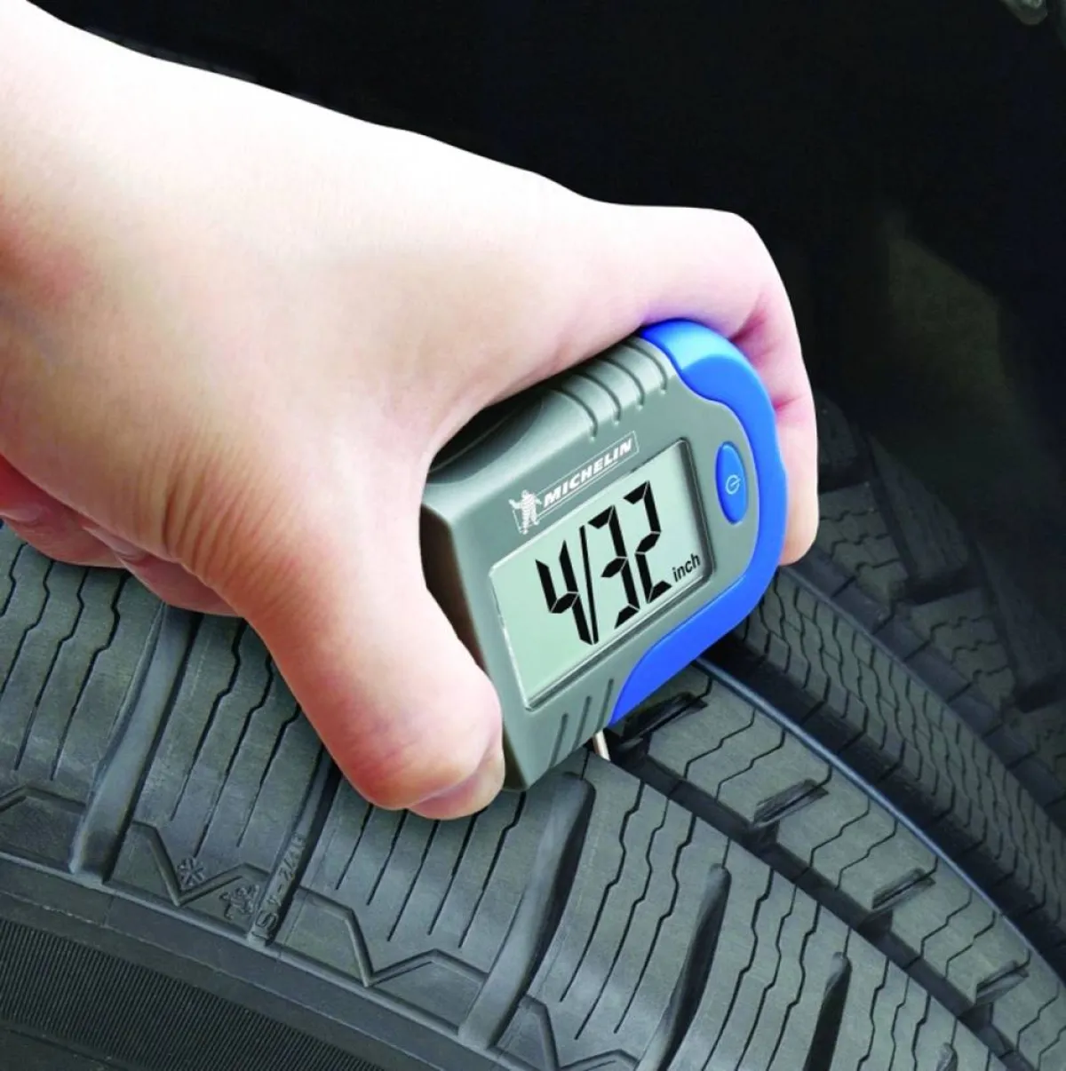 كيف تفحص إطاراتك ومواعيد صيانة الإطارات؟