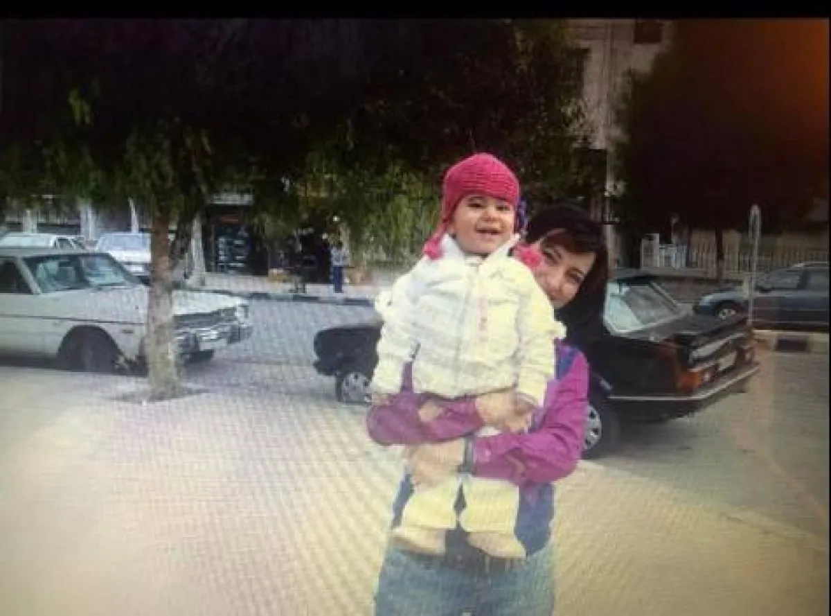 أمل عرفة وابنتها-الصورة من ستوري حسابها على فيسبوك