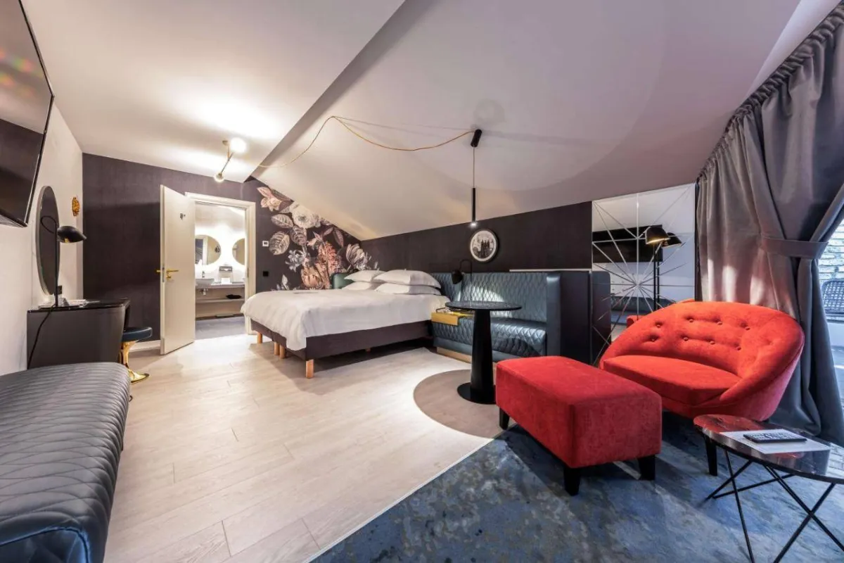 راديسون بلو رويال أستوريجا