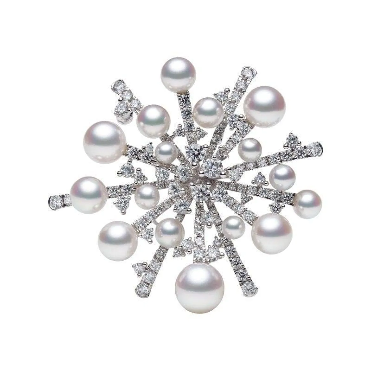 بروش مرصع باللؤلؤ من Mikimoto 