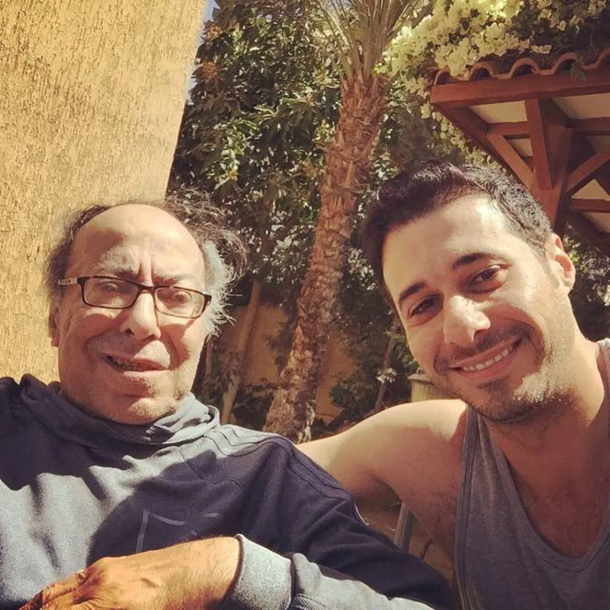 صلاح السعدني ونجله - الصورة من حساب أحمد على إنستجرام