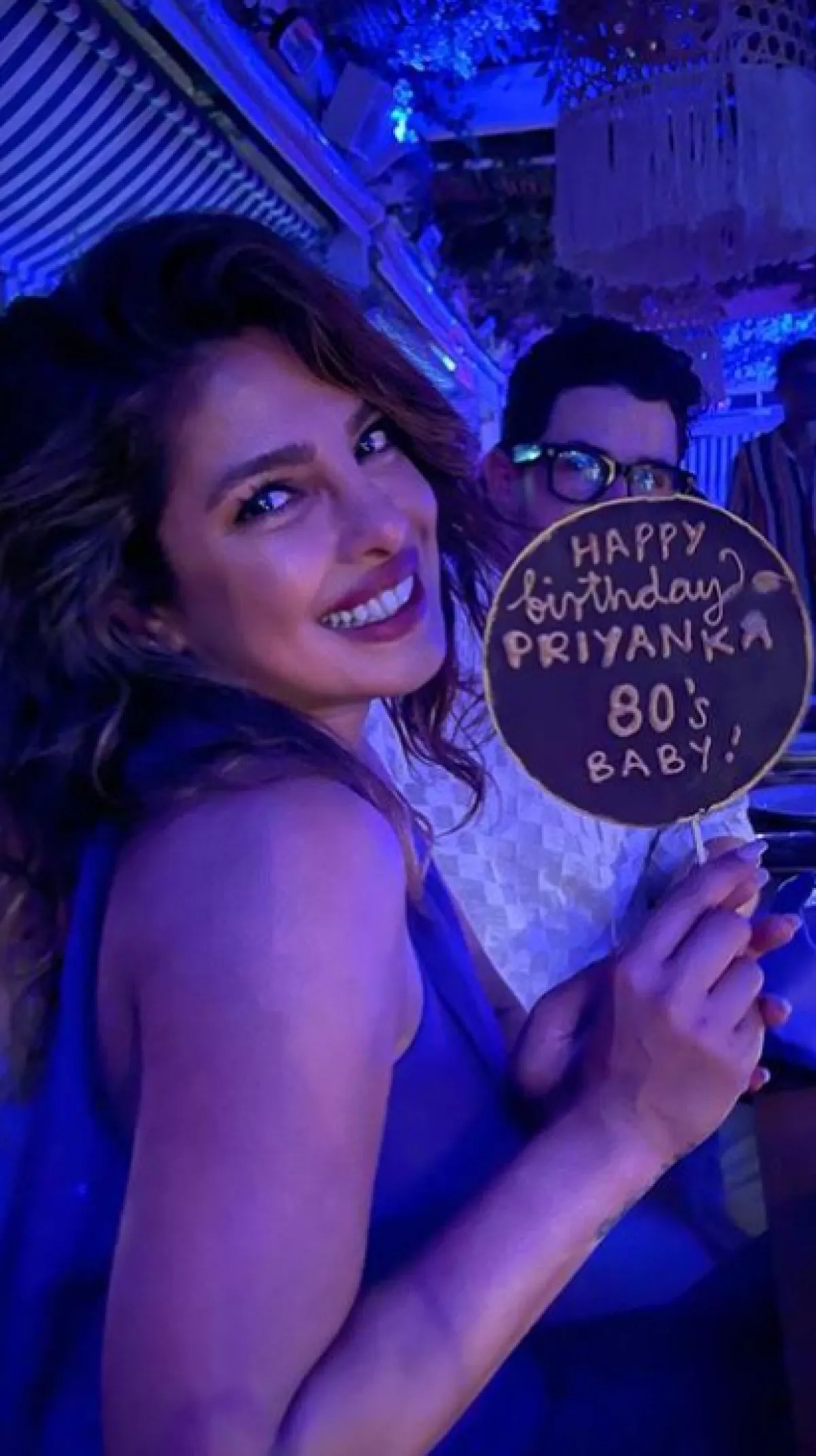 من الصورة التي نشرها نيك احتفالا ببريانكا على حسابه في انستغرام