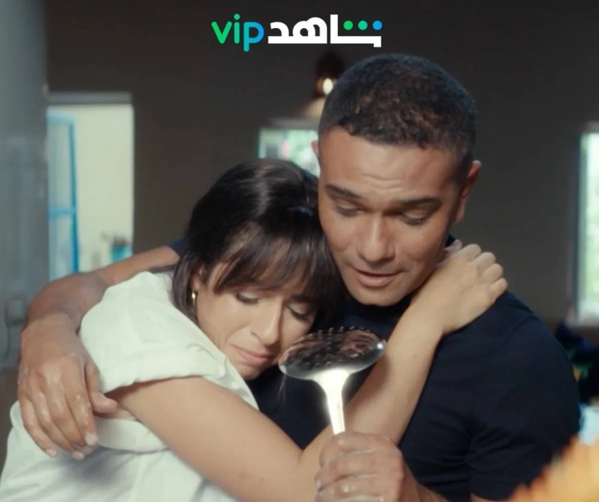 أدهم يستعيد ذكريات شقيقته نجلا في مسلسل الثمانية - الصورة من صفحة شاهد على انستغرام