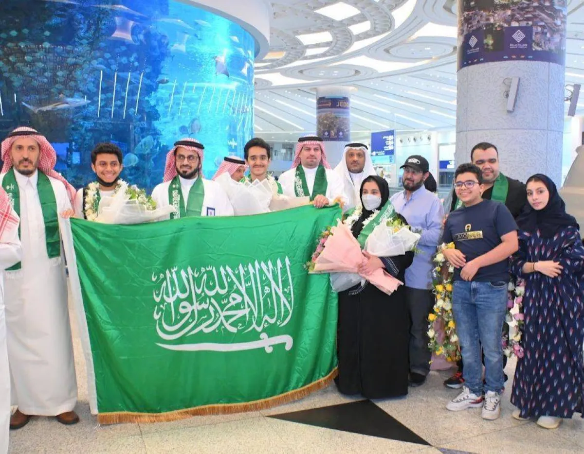 أعضاء المنتخب السعودي للأحياء