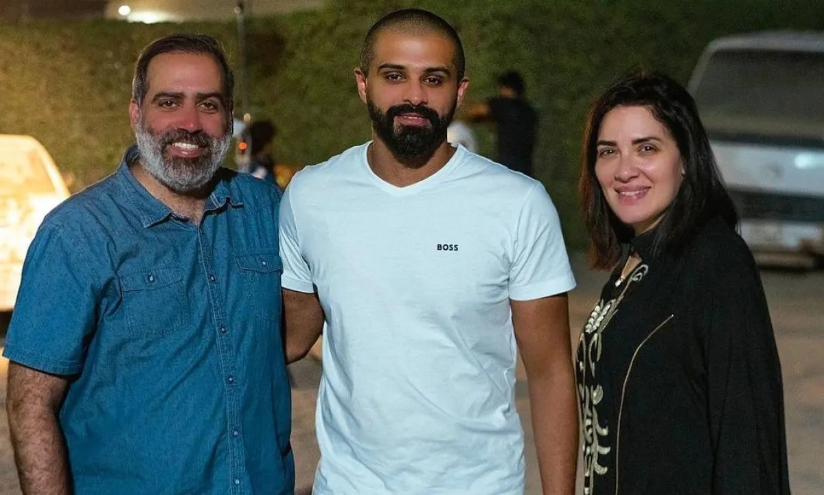 فهد علي البلوشي برفقة هبة الدري و عبد الله التركماني - صورة من صفحته الرسمية على انستغرام