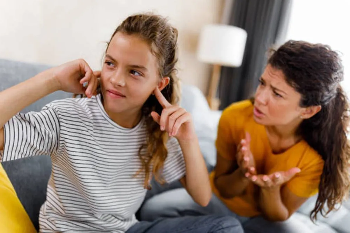 صورة لعلاقة سيئة مع طفل عنيد وأم لا تجيد التعامل معه