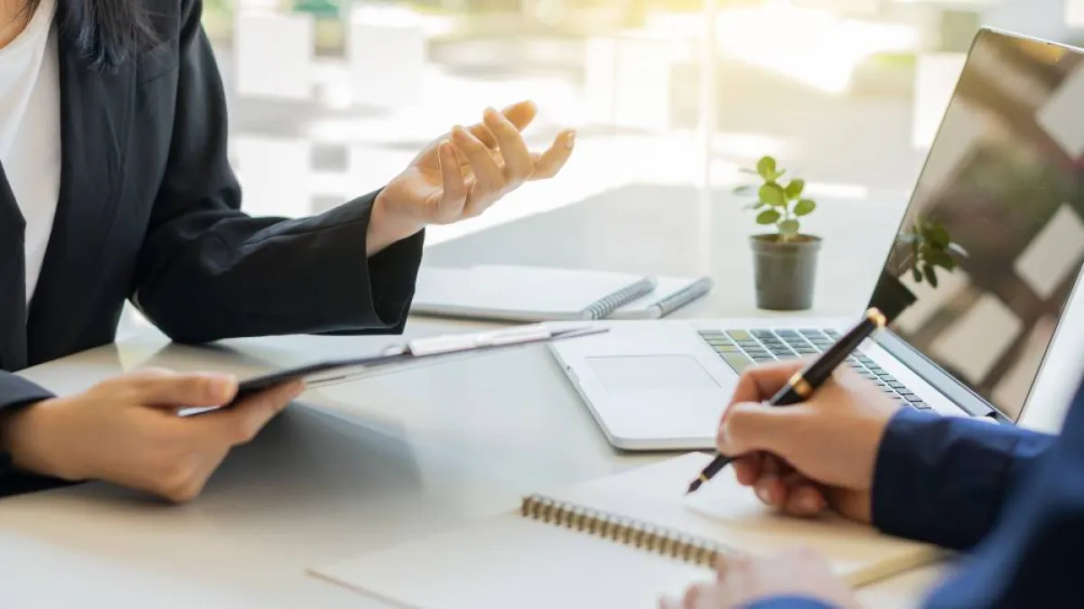 الاجتماع وجهًا لوجه