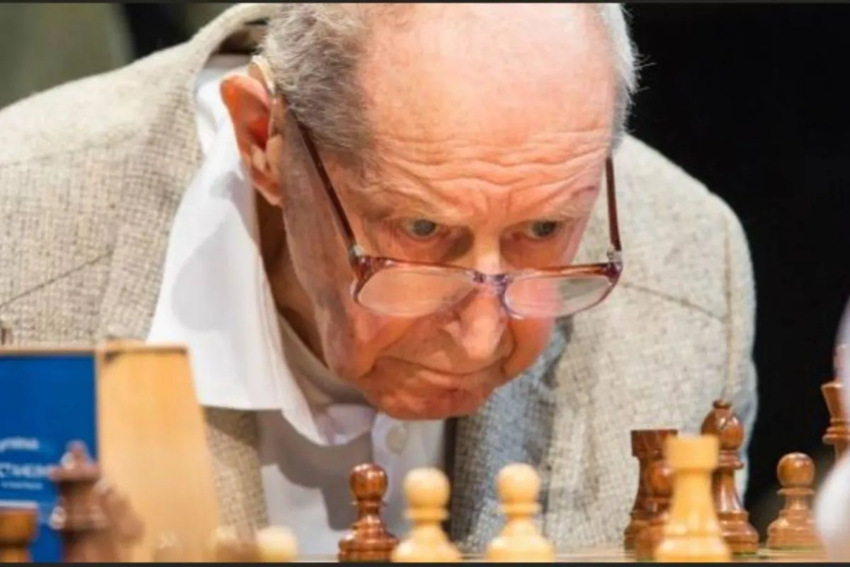 يوري أفرباخ 