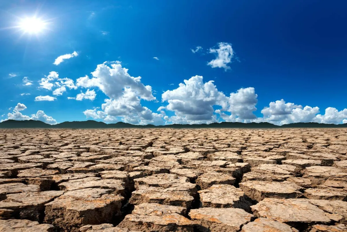صورة لأرض بلا ماء