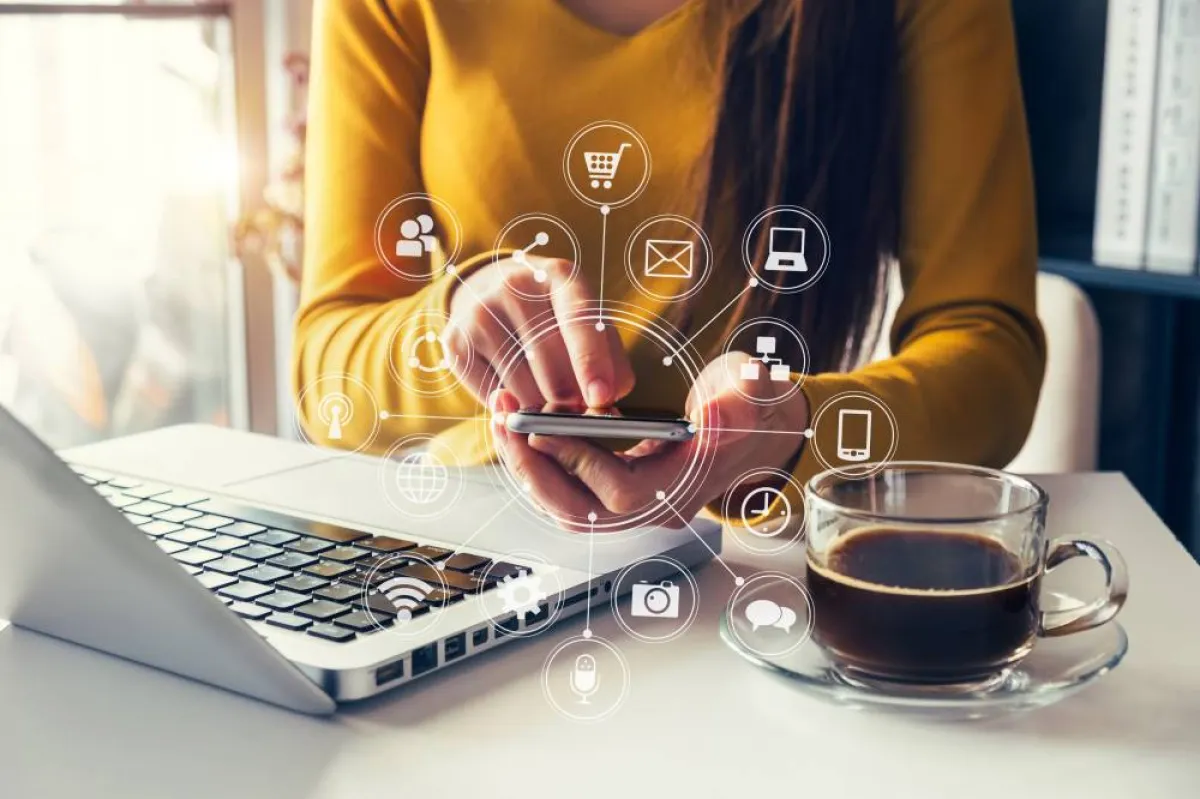 مفهوم العمل العميق يدعو متتبعه إلى الابتعاد عن المشتتات المتمثّلة في وسائل التواصل 