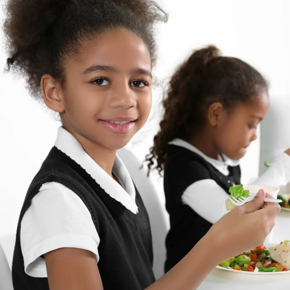 صورة لطفلتين