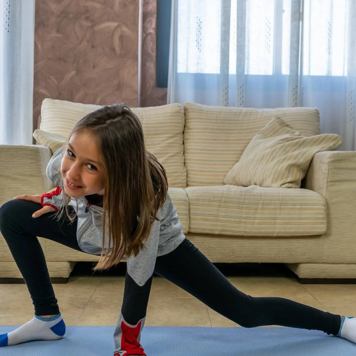 صورة لطفلة تمارس الرياضة