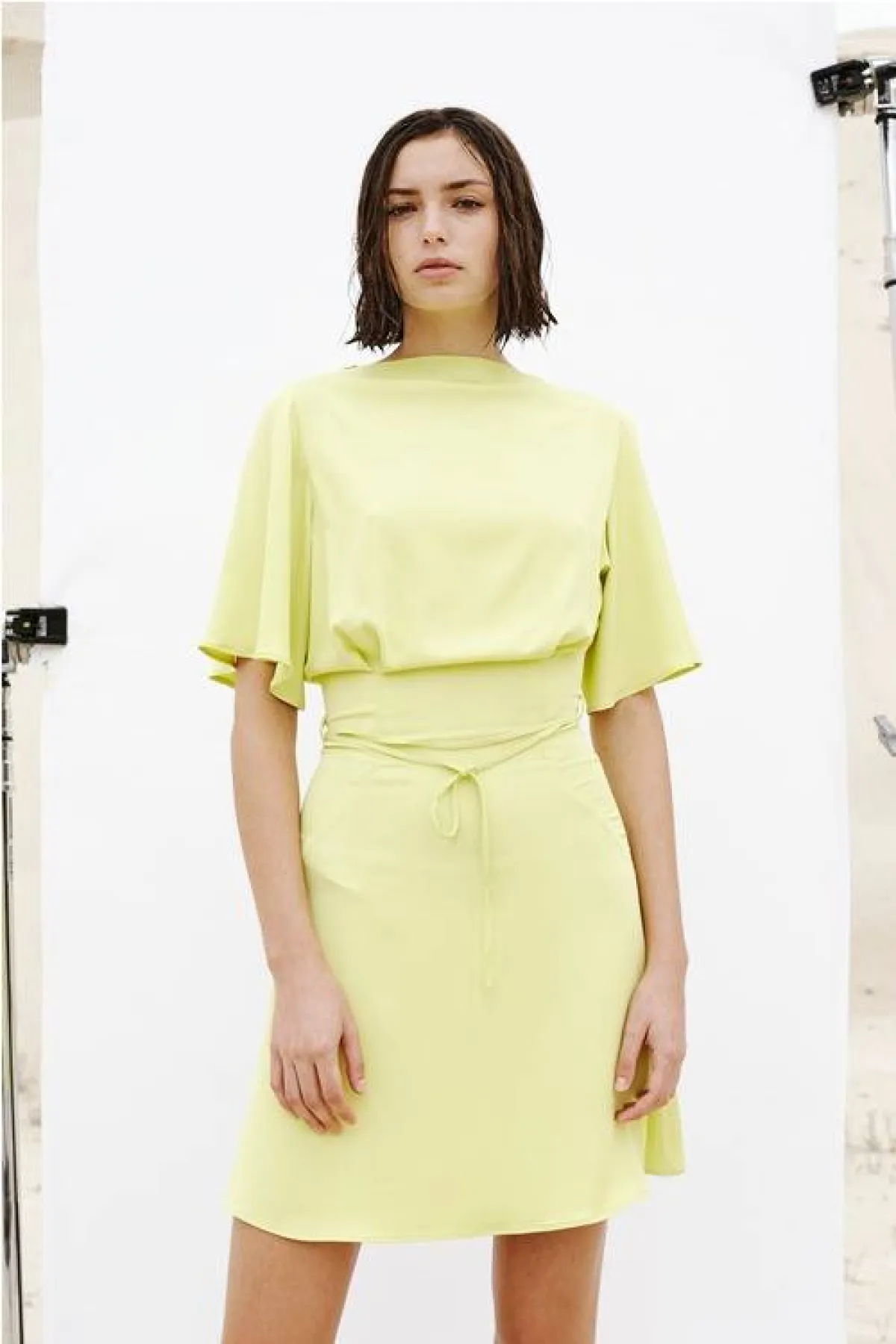 إطلالة مونوكروم باللون الأصفر من إيلليم «ELLEME»