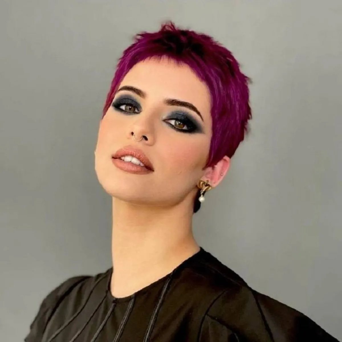 قصات شعر قصير للوجه 