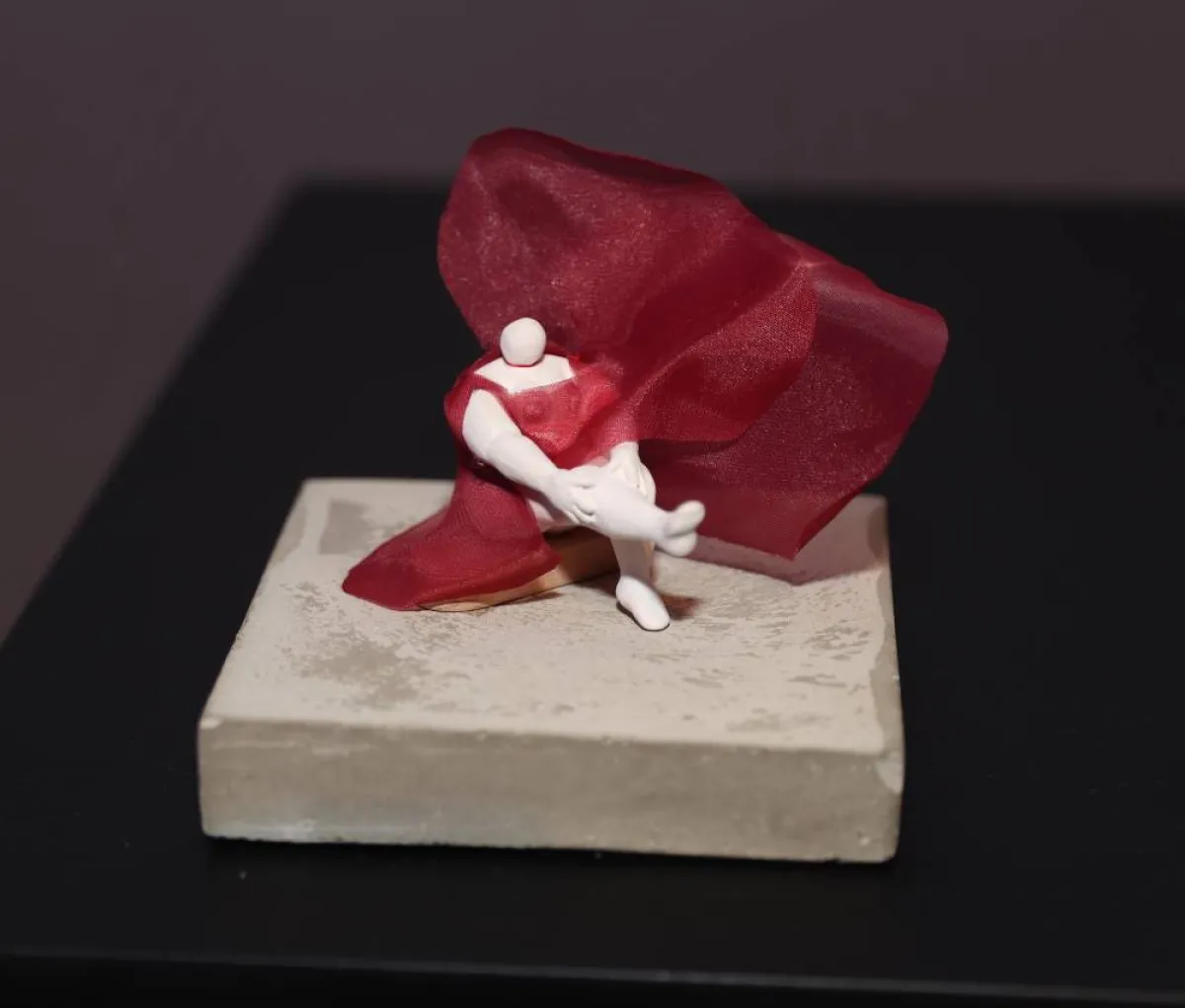 عمل نفاه للفنانة إلهام الدوسري - تصوير صالح الغنام