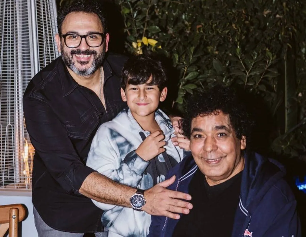 أكرم حسني والمطرب محمد منير - الصورة من حساب أكرم على إنستغرام