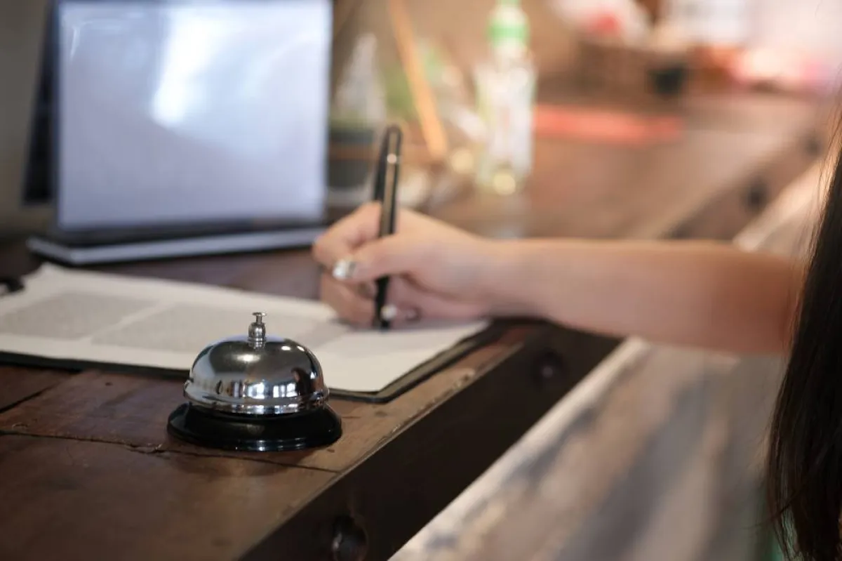 التأكد من خدمات المنتجع قبل الحجز 