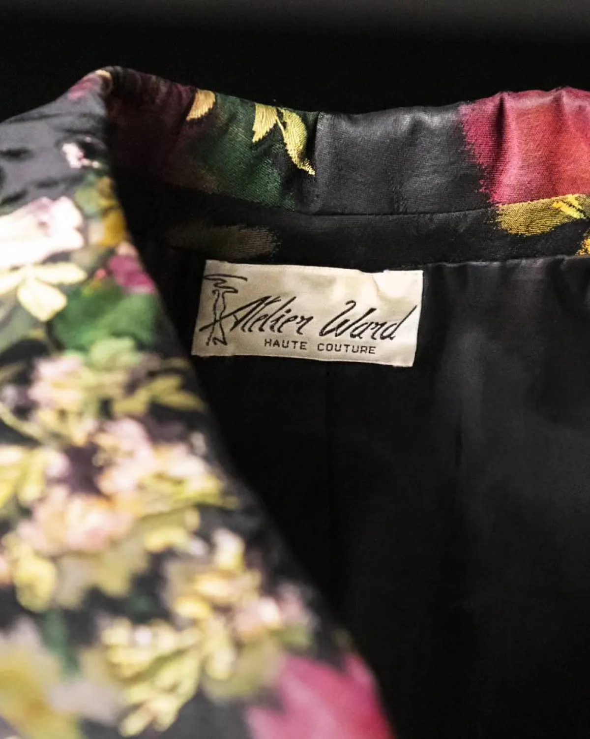 قطعة فنتدج من معرض طوني ورد الذي ستمر حتى الخامس من أغسطس