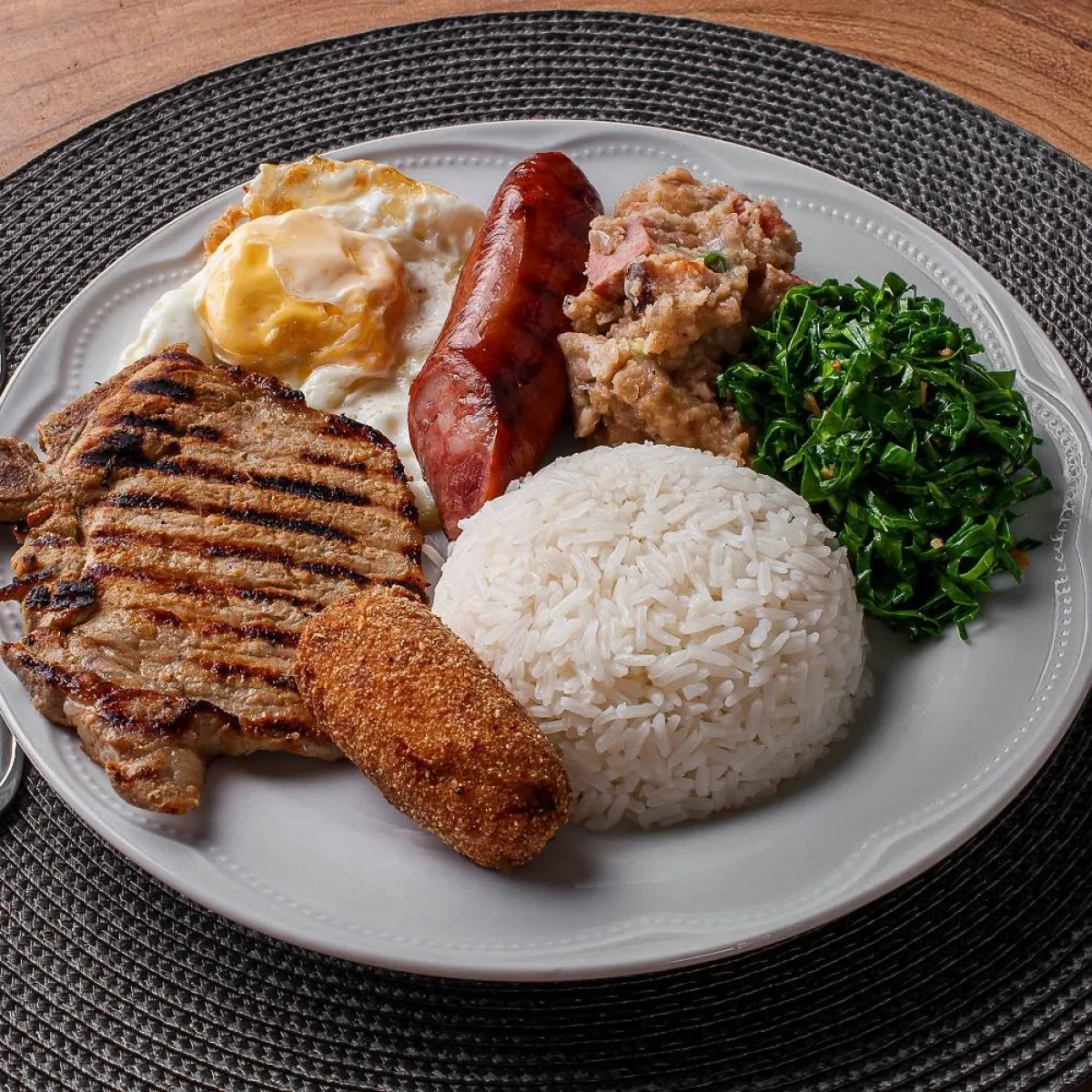 صورة لطبق يحوي غذاء صحياً