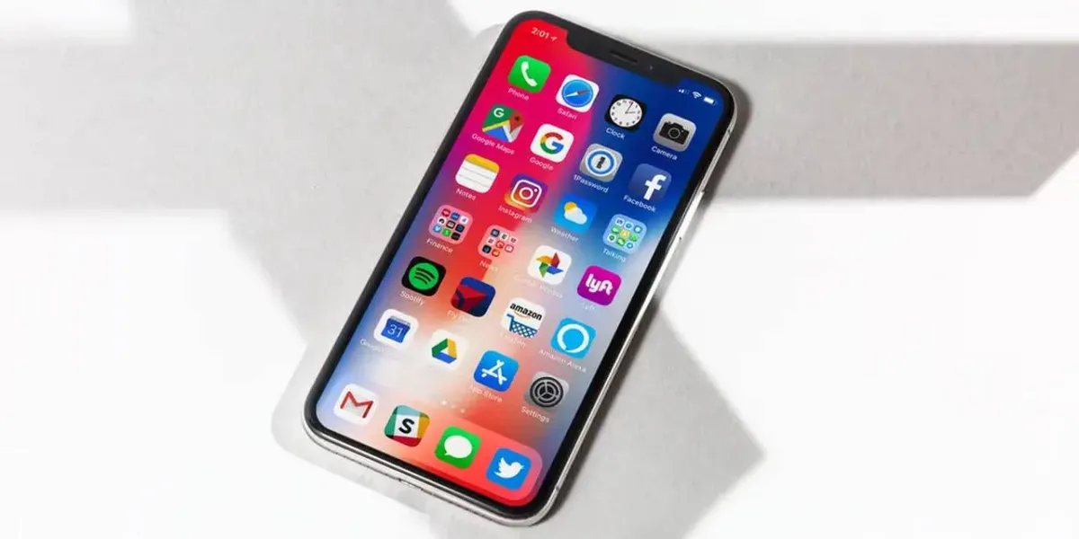6 طرق لتحرّي الخلل وإصلاحه إذا كان جهاز iPhone الخاص بك لا يرسل نصوصًا إلى مستخدمي Android