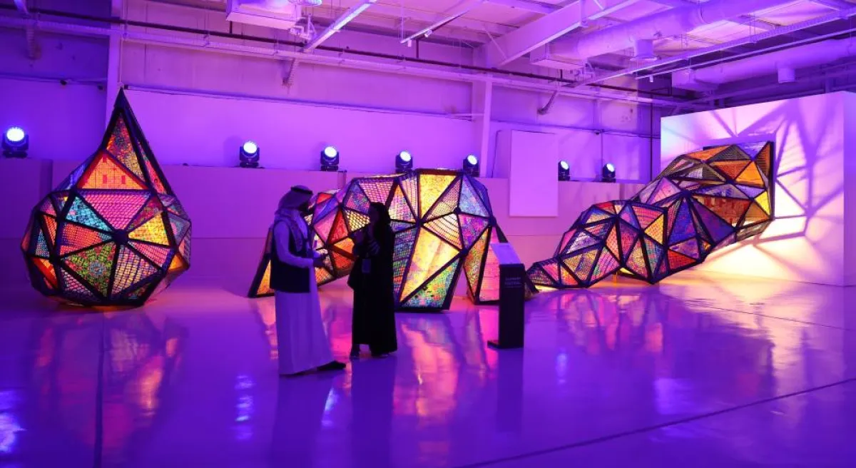 عمل كتلة ضوء للفنان راشد الشعشعي - تصوير صالح الغنام