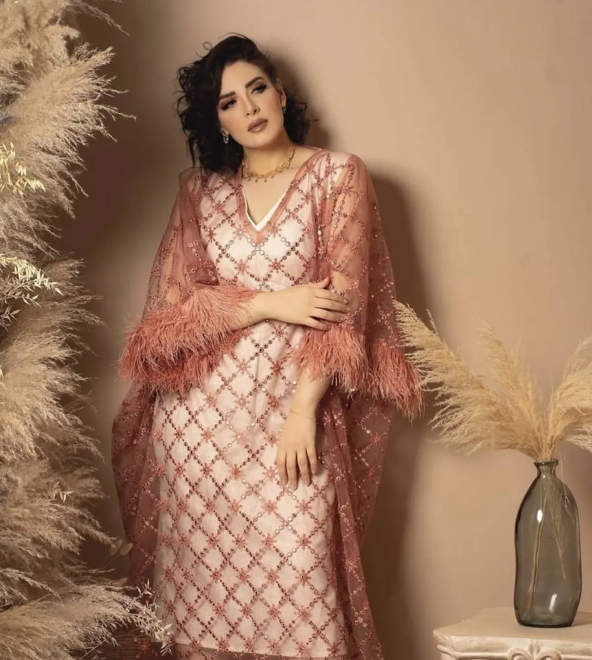 هبة الدري بجلابية ريش