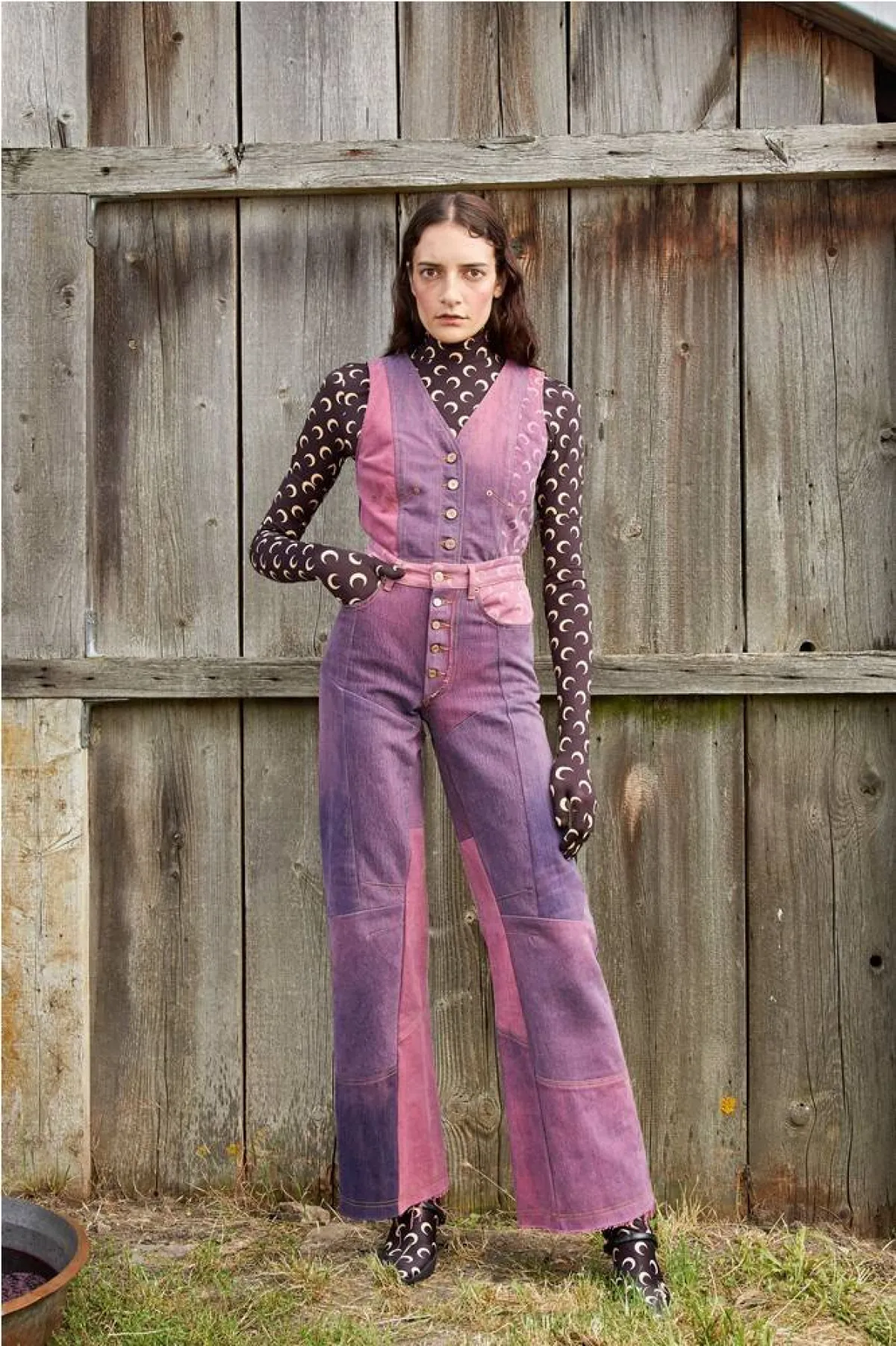 طرق تنسيق البنطلون الجينز الملون لصيف 2022 من مارين سيري  Marine Serre