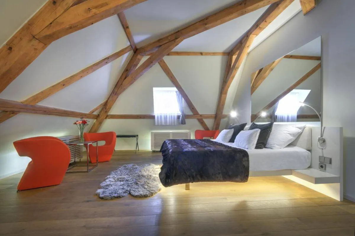 فندق ثري ستوركس