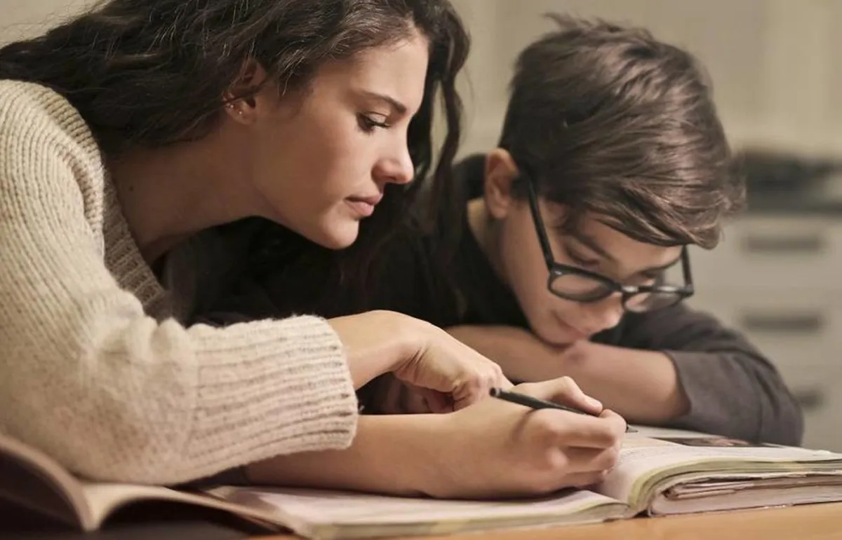 كيف أُعلم طفلي الإملاء؟