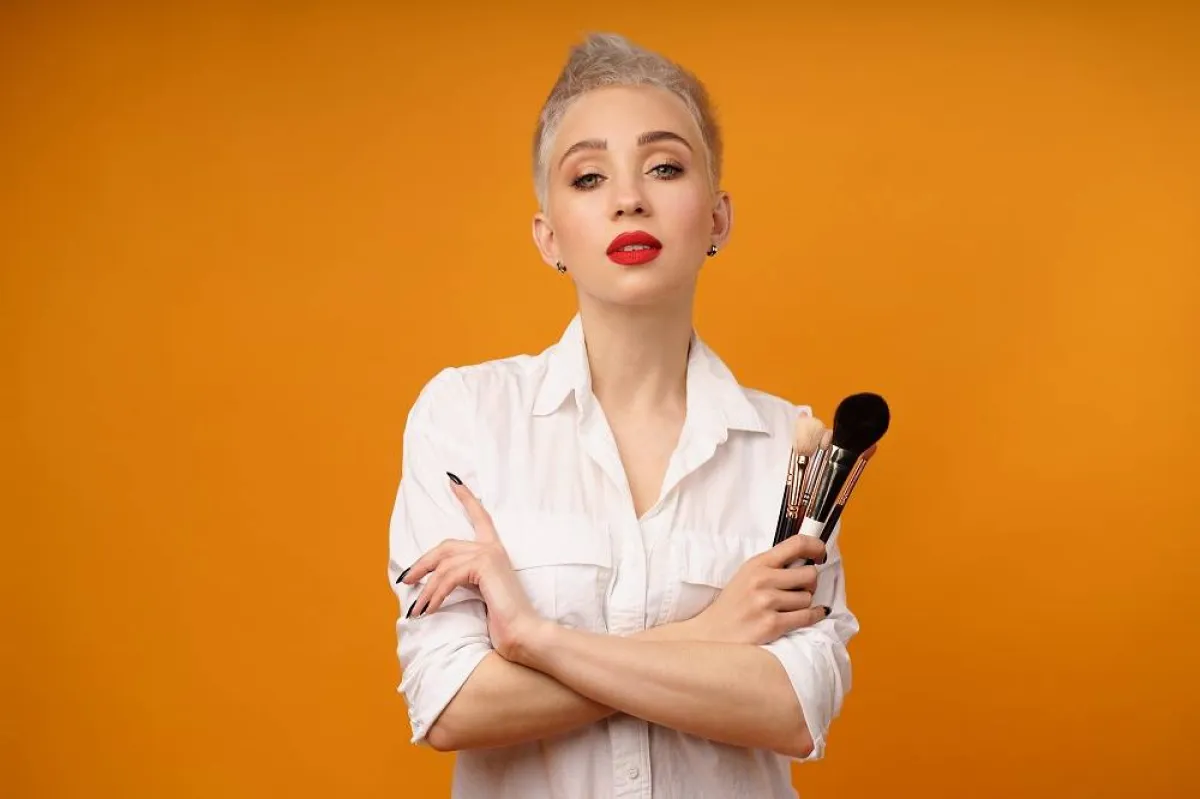 موضة أحمر الشفاه 