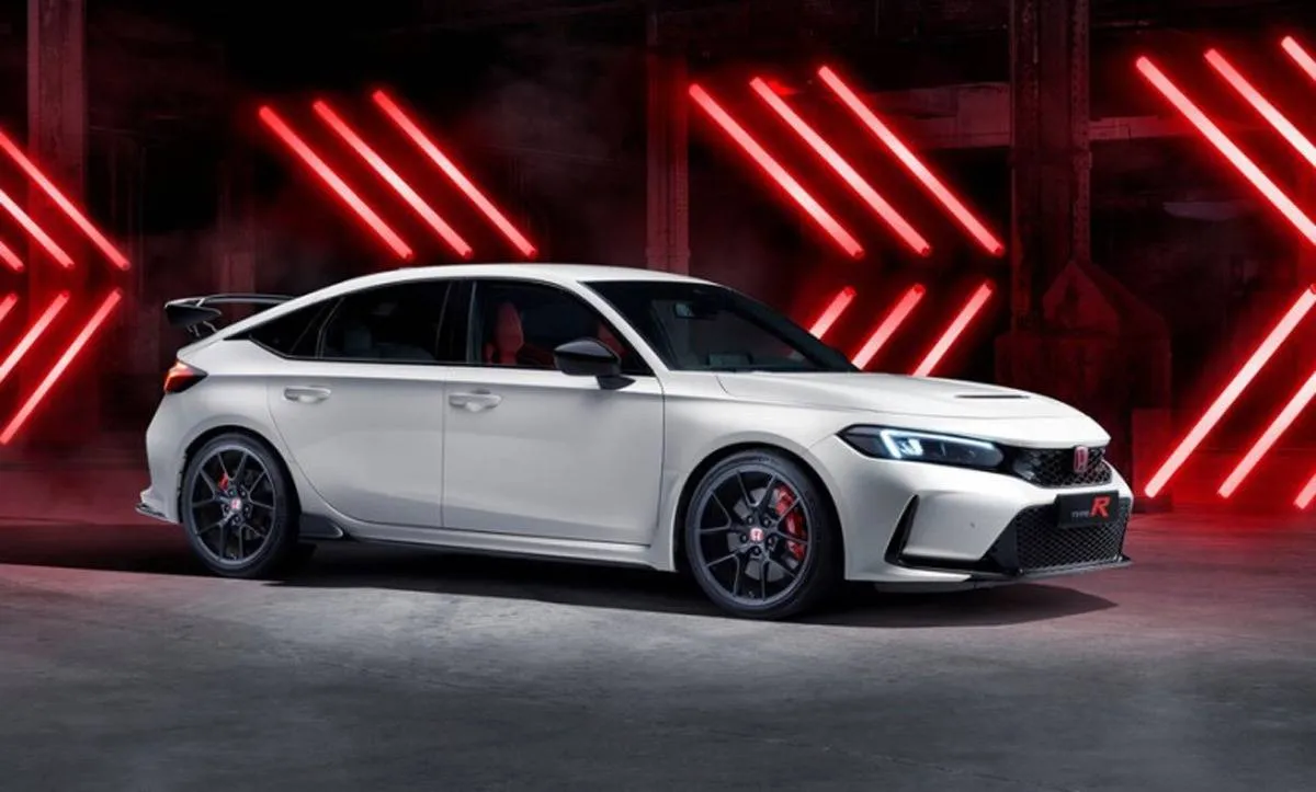 هوندا تزيح الستار عن سيارة سيفيك تايب آر 2023 الجديدة