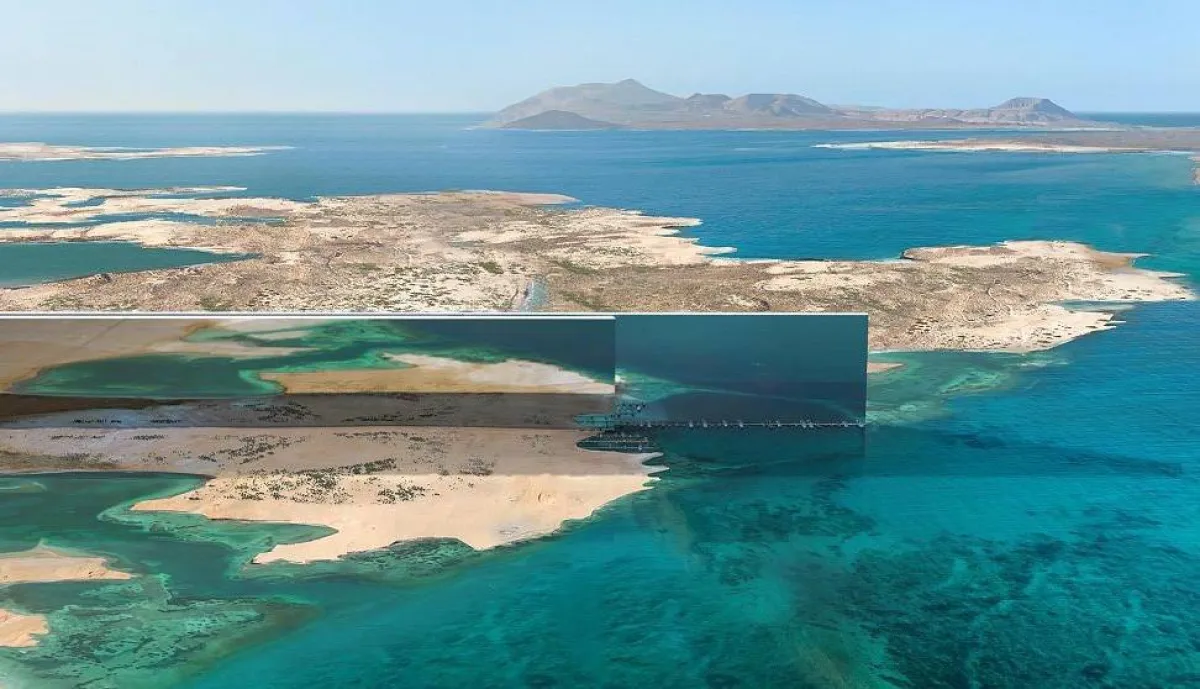 يغطي جانبا المدينة الخارجيين أسطح زجاجية