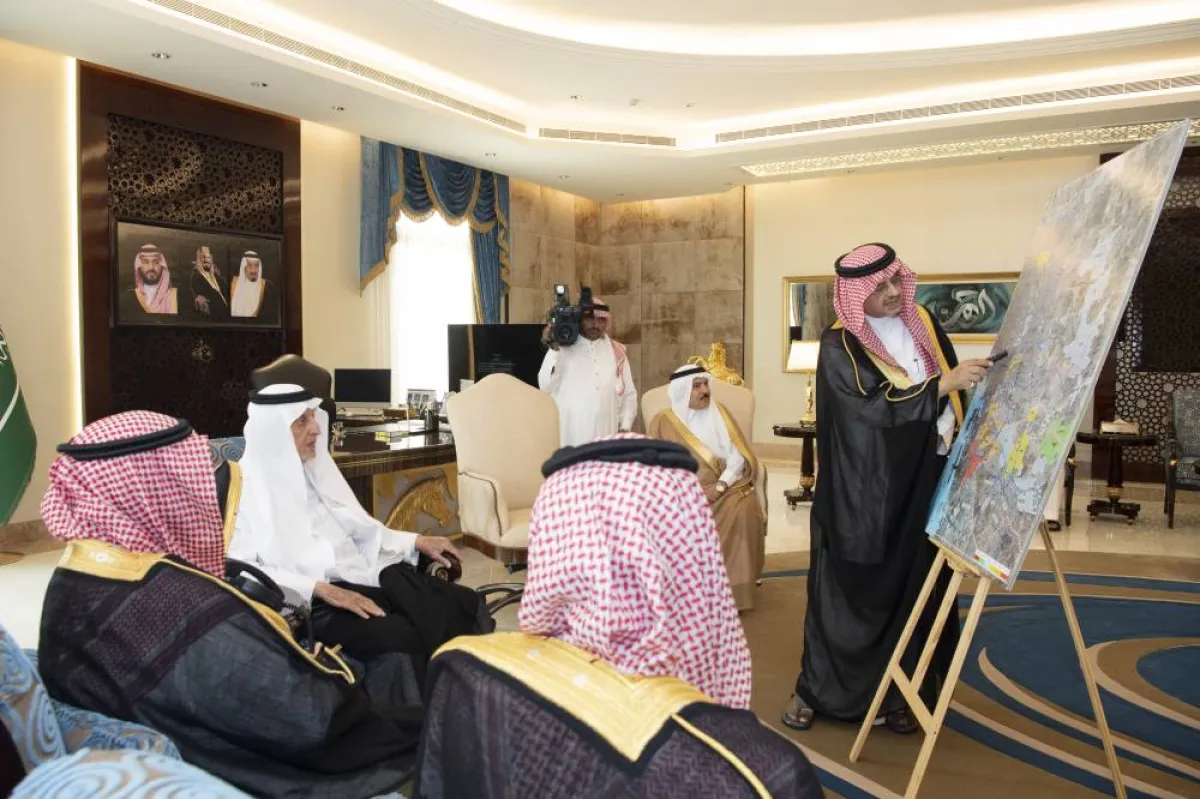 أمير منطقة مكة المكرمة يطلع على آخر مستجدات مشروع تطوير الأحياء العشوائية بجدة