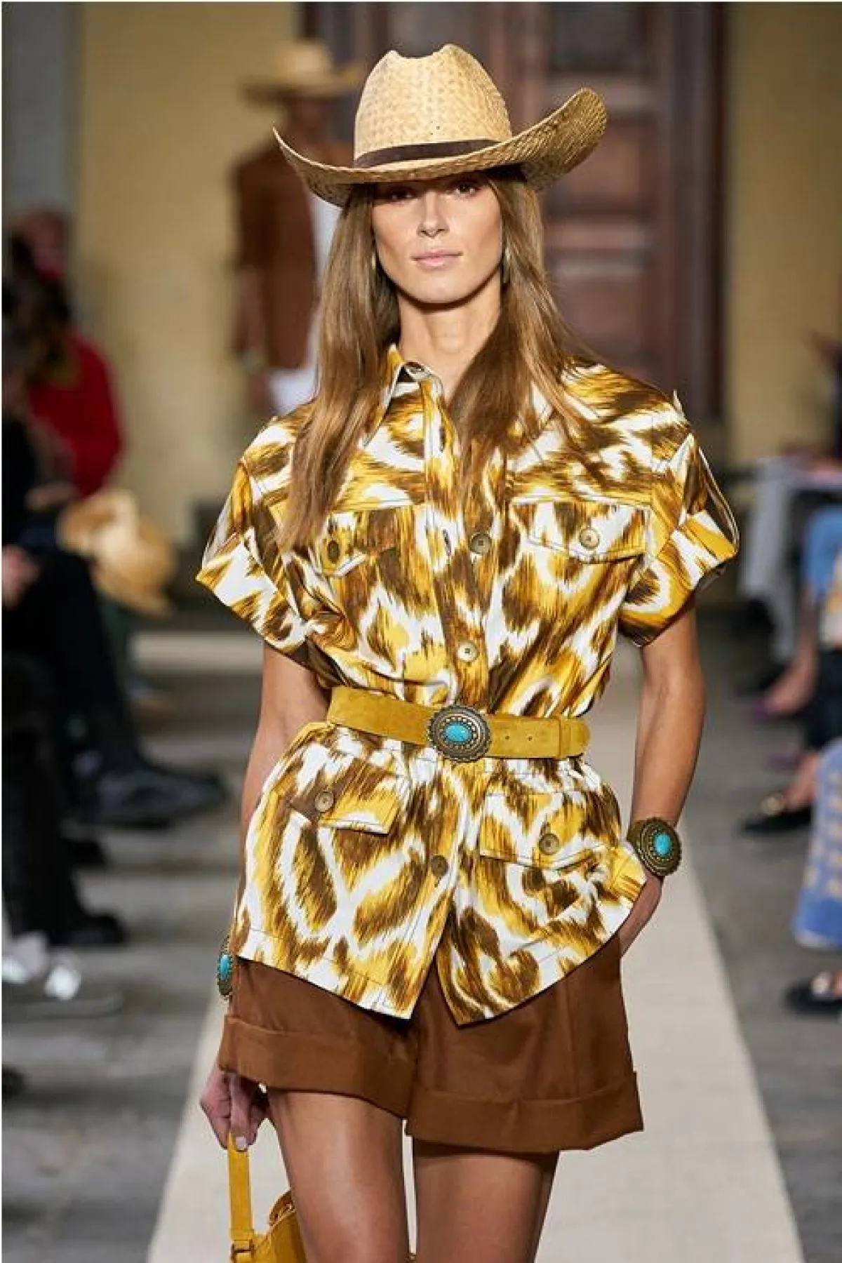 قميص بنقشة برية من لويزا سبانيولي  Luisa Spagnoli