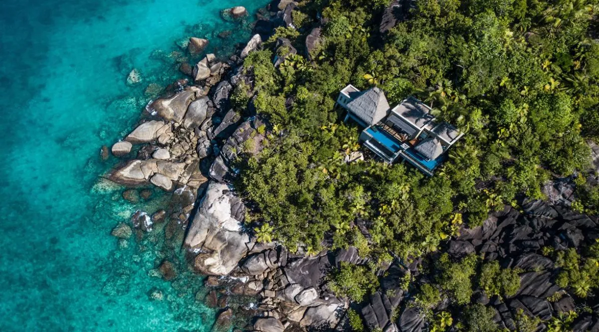 مشهد الفيلا من الأعلى