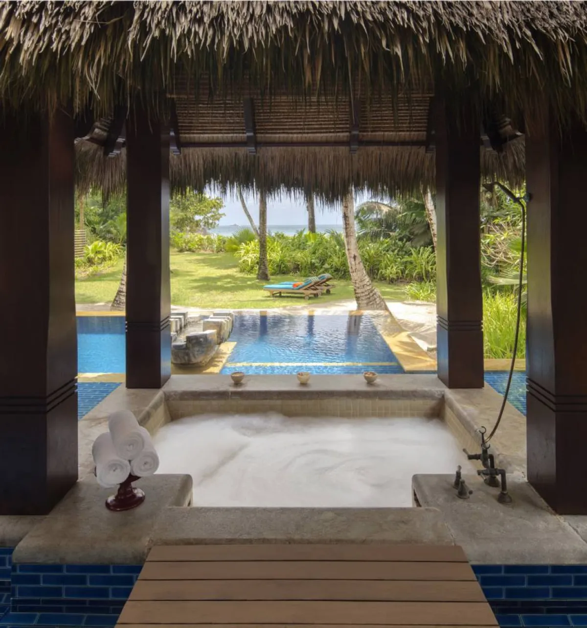 الجاكوزي الخاص بالفيلا