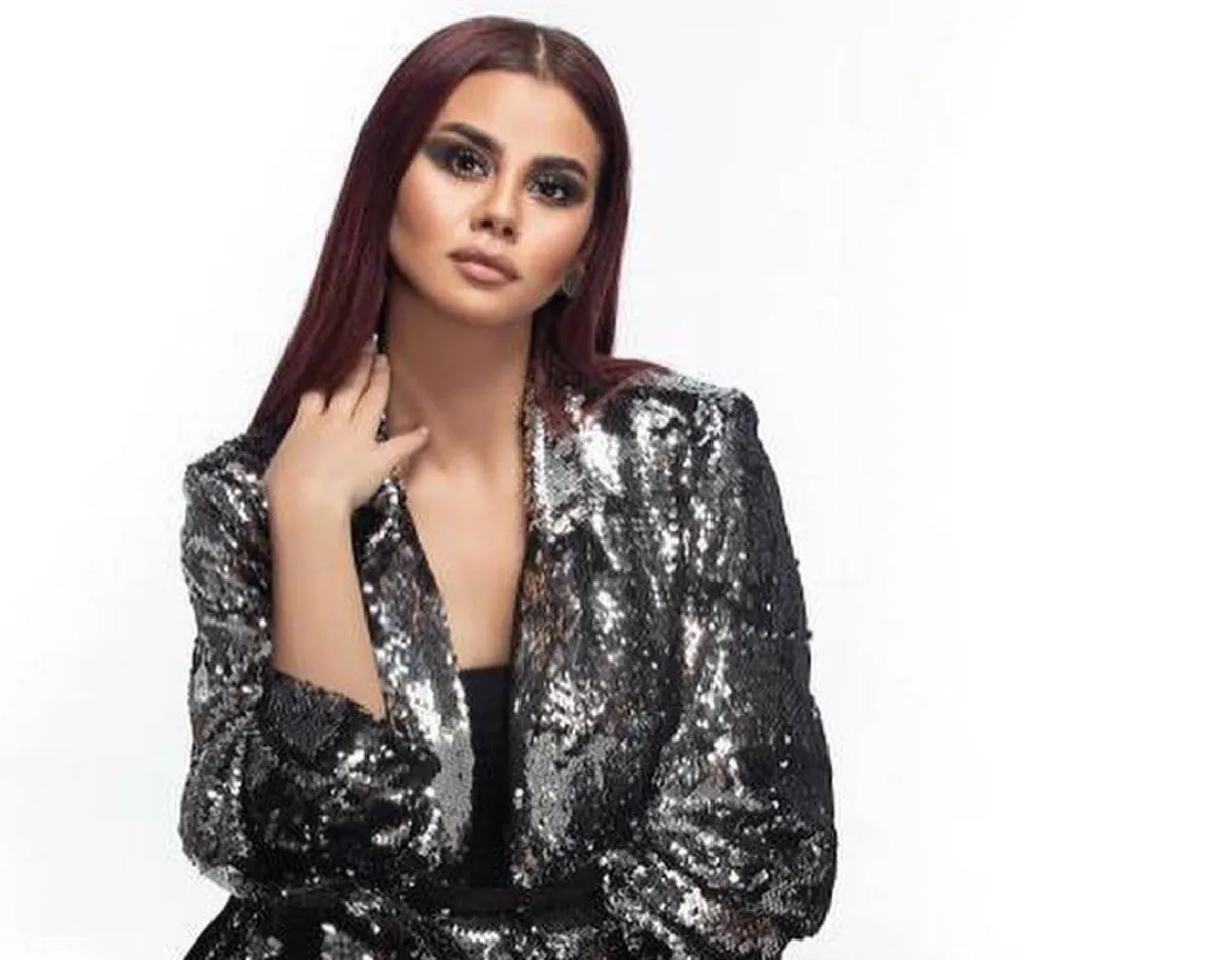 منة عرفة - الصورة من غلاف سيدتي على إنستغرام