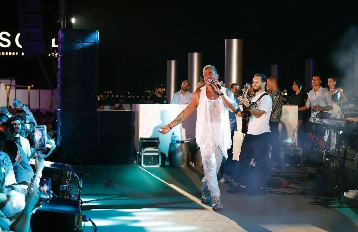 عمرو دياب - صورة من حسابه على فيسبوك