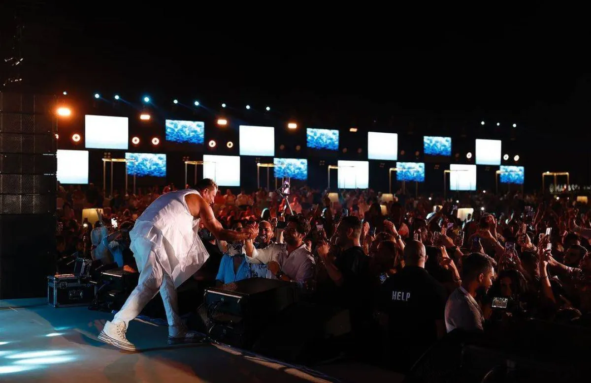 عمرو دياب - صورة من حسابه على فيسبوك